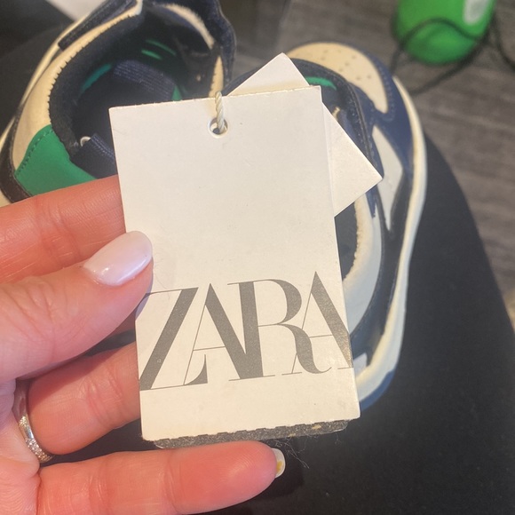 Zara boys running shoes - Picture 5 of 7